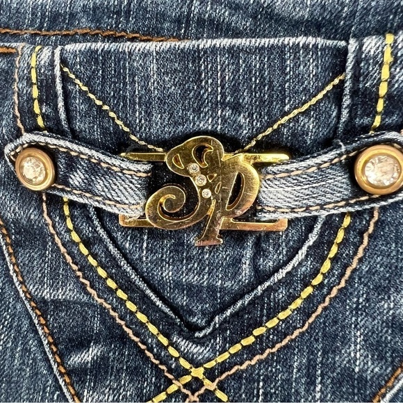 South Pole Jeans Co Embellished Cuffed Hem Shorts Size 13 Women’s - Picture 6 of 7